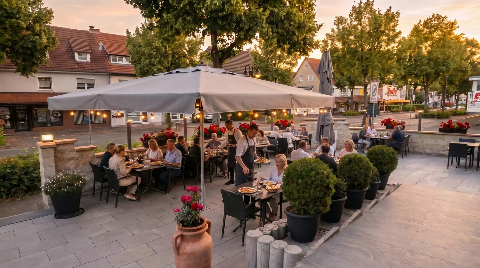 Gäste auf der Terrasse des Avanti in Vellmar